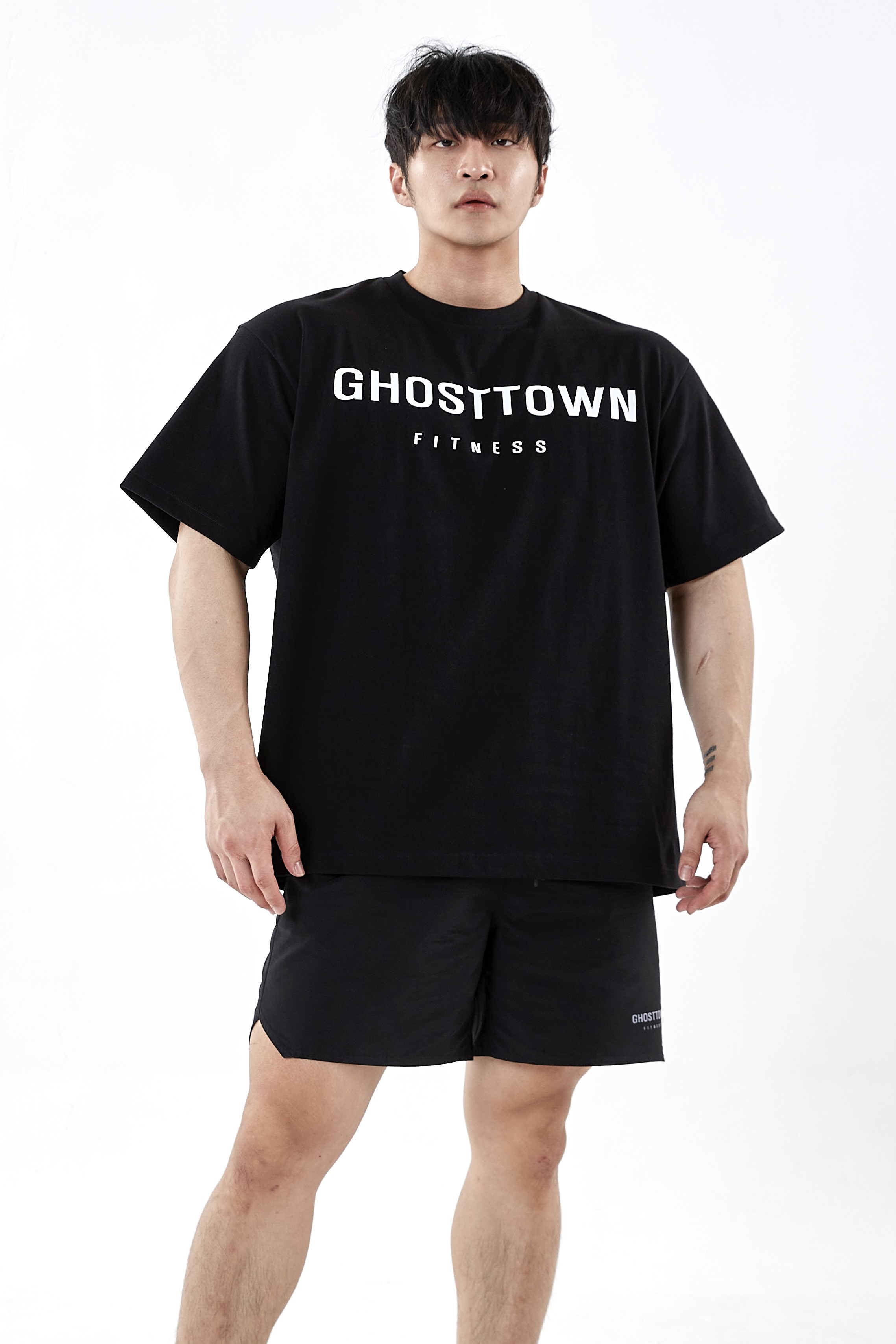 GHOSTTOWN 오리지널 오버핏 티셔츠 블랙 - 고스트타운