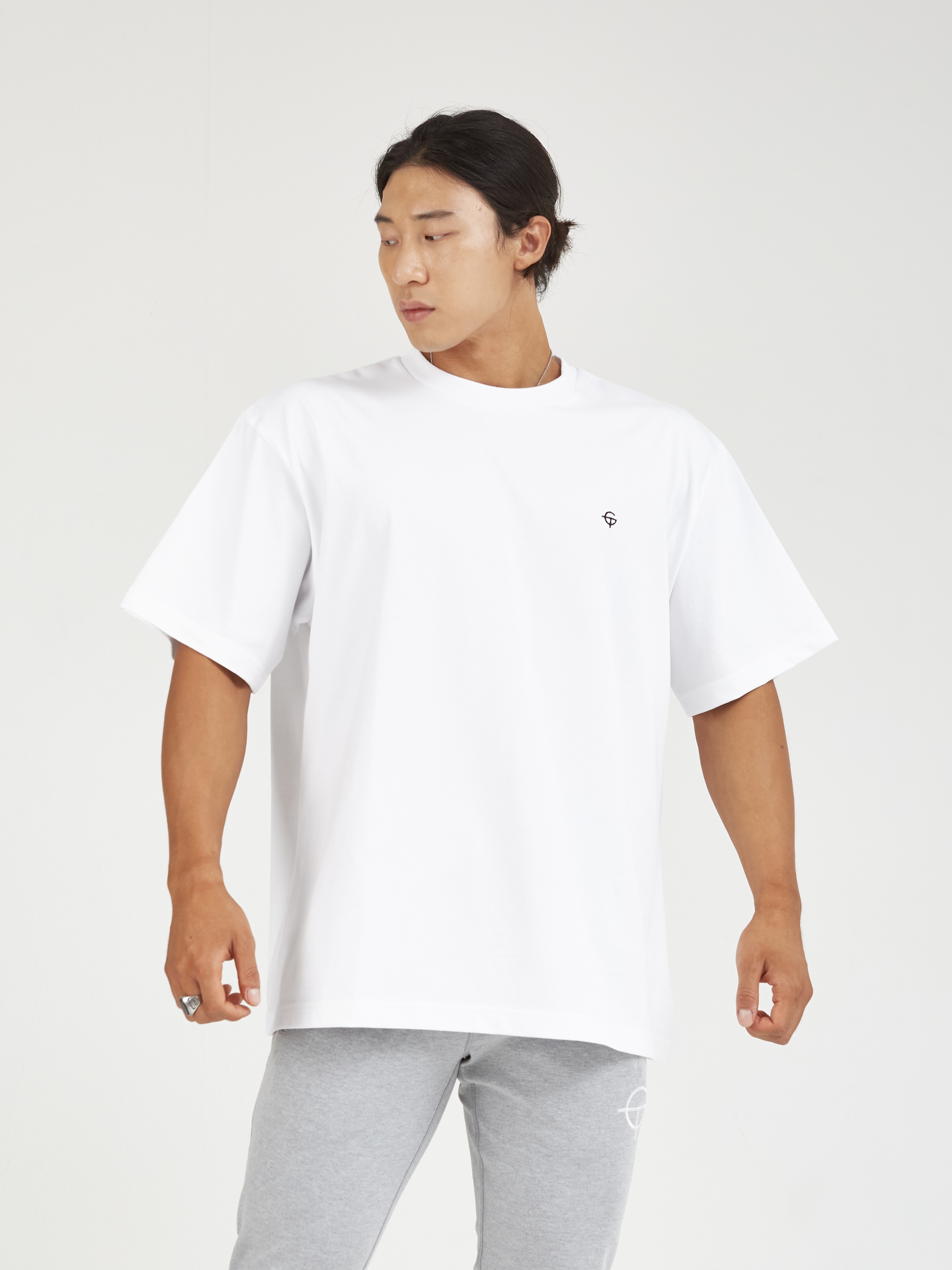 GHOSTTOWN GT 에센셜 피그먼트 세미 오버핏 티셔츠 화이트 - 고스트타운